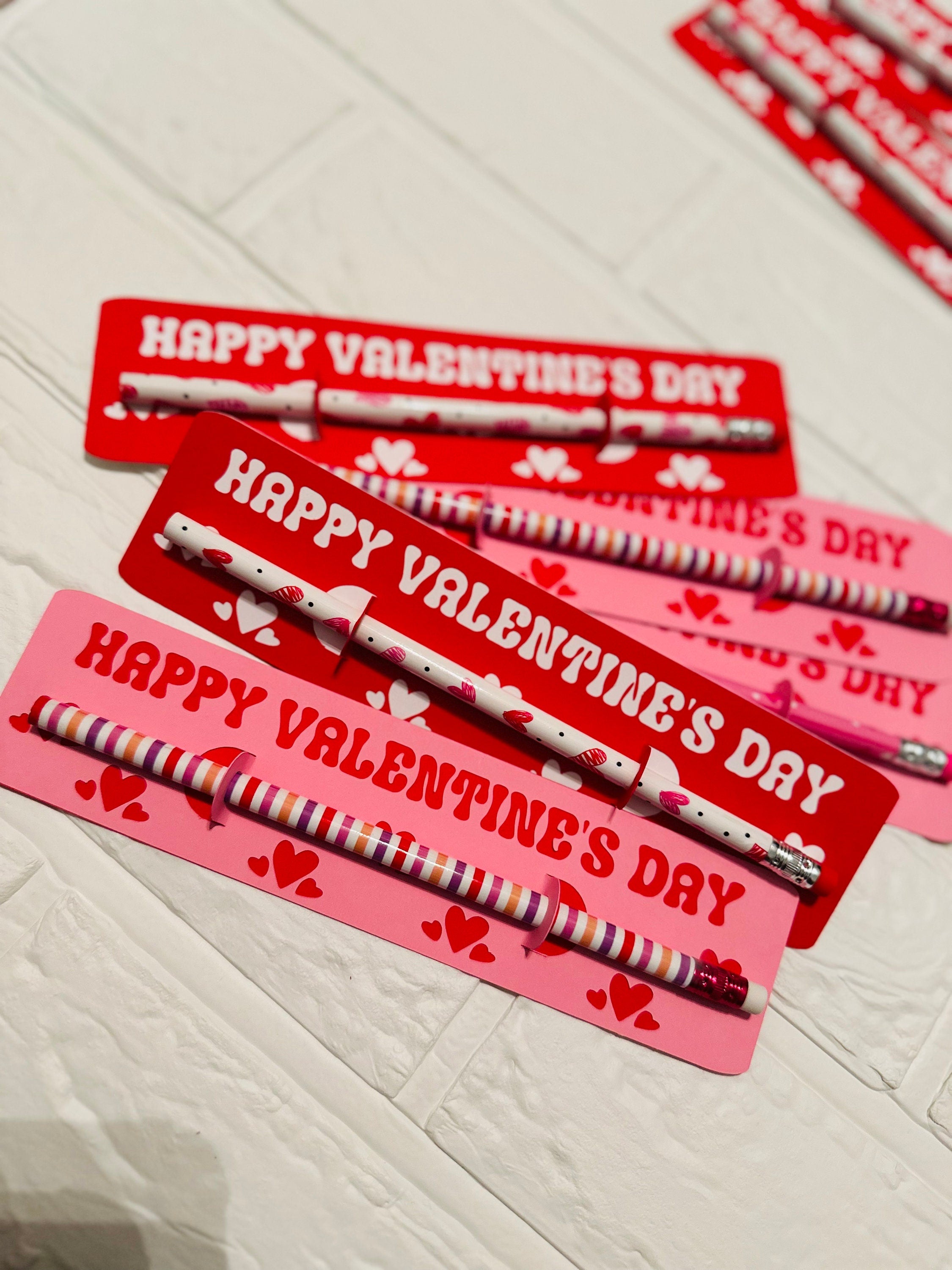 Kids Classroom Valentines,Pencil Valentines,Pencil Cards,Pencil Holders,Pencil holder cards,Valentine Pencil Cards