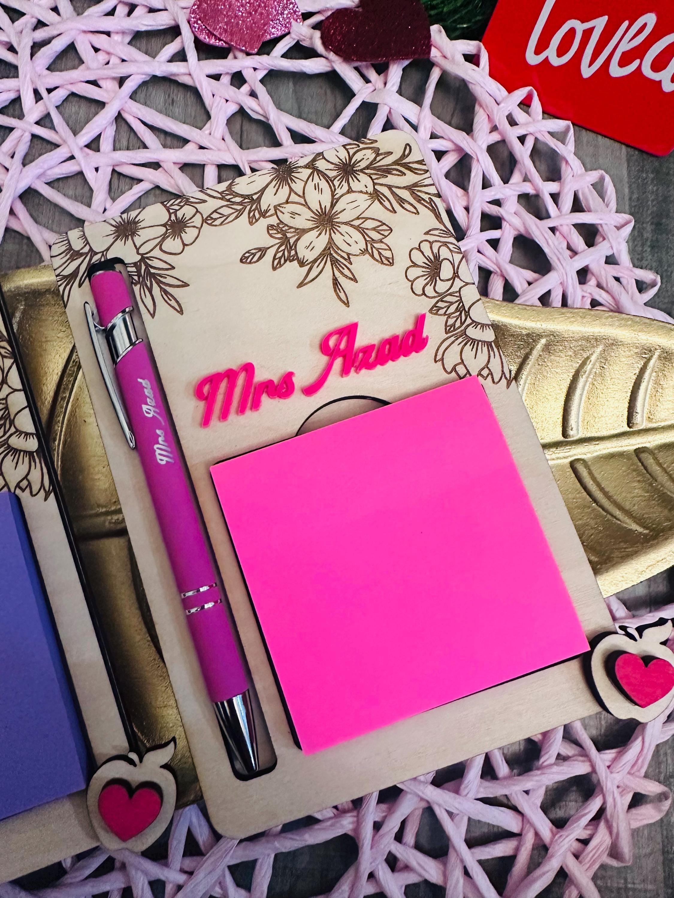 Post it Note Holder & Pen Set – Custom Engraved Desk Organizer – Teacher Gift, Office Decor, Coworker Gift, Boss Gift, Engraved Holder