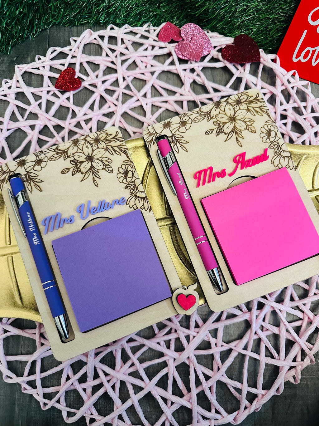 Post it Note Holder & Pen Set – Custom Engraved Desk Organizer – Teacher Gift, Office Decor, Coworker Gift, Boss Gift, Engraved Holder